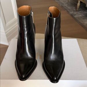 Chloé Elegant Black Ankle Boots